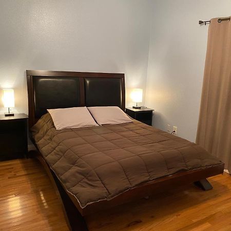 Villa Cozy House With Large Free Parking On Premises Springfield Esterno foto