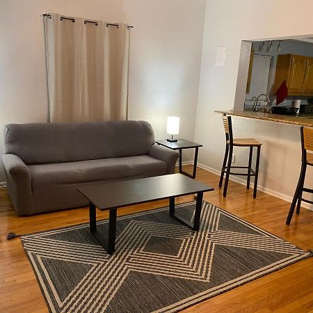 Villa Cozy House With Large Free Parking On Premises Springfield Esterno foto